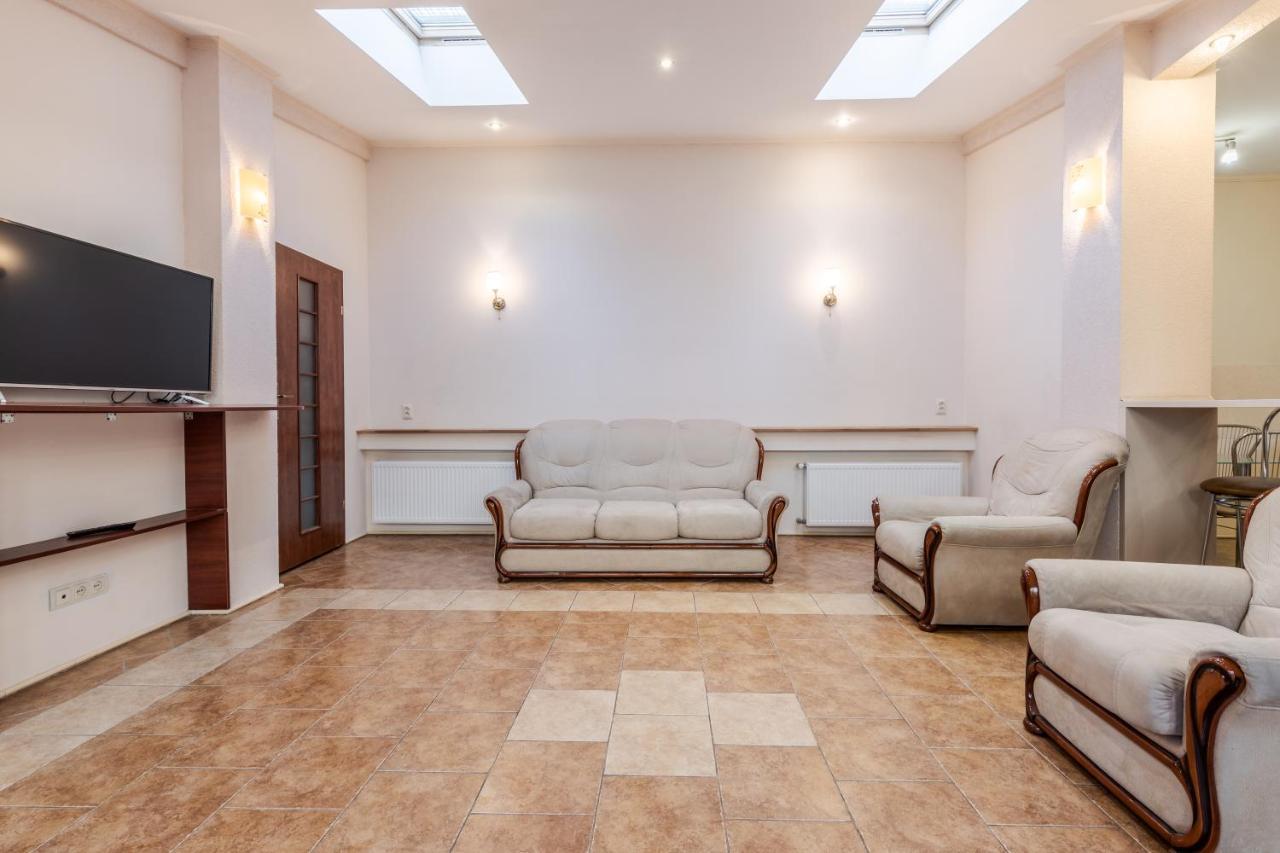 Mangal And Terrace In Center Apartment Лвив Екстериор снимка