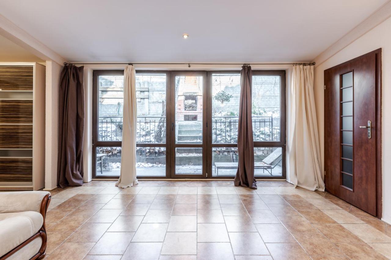 Mangal And Terrace In Center Apartment Лвив Екстериор снимка