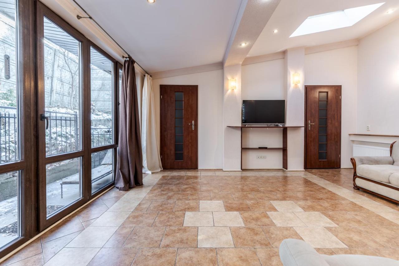 Mangal And Terrace In Center Apartment Лвив Екстериор снимка