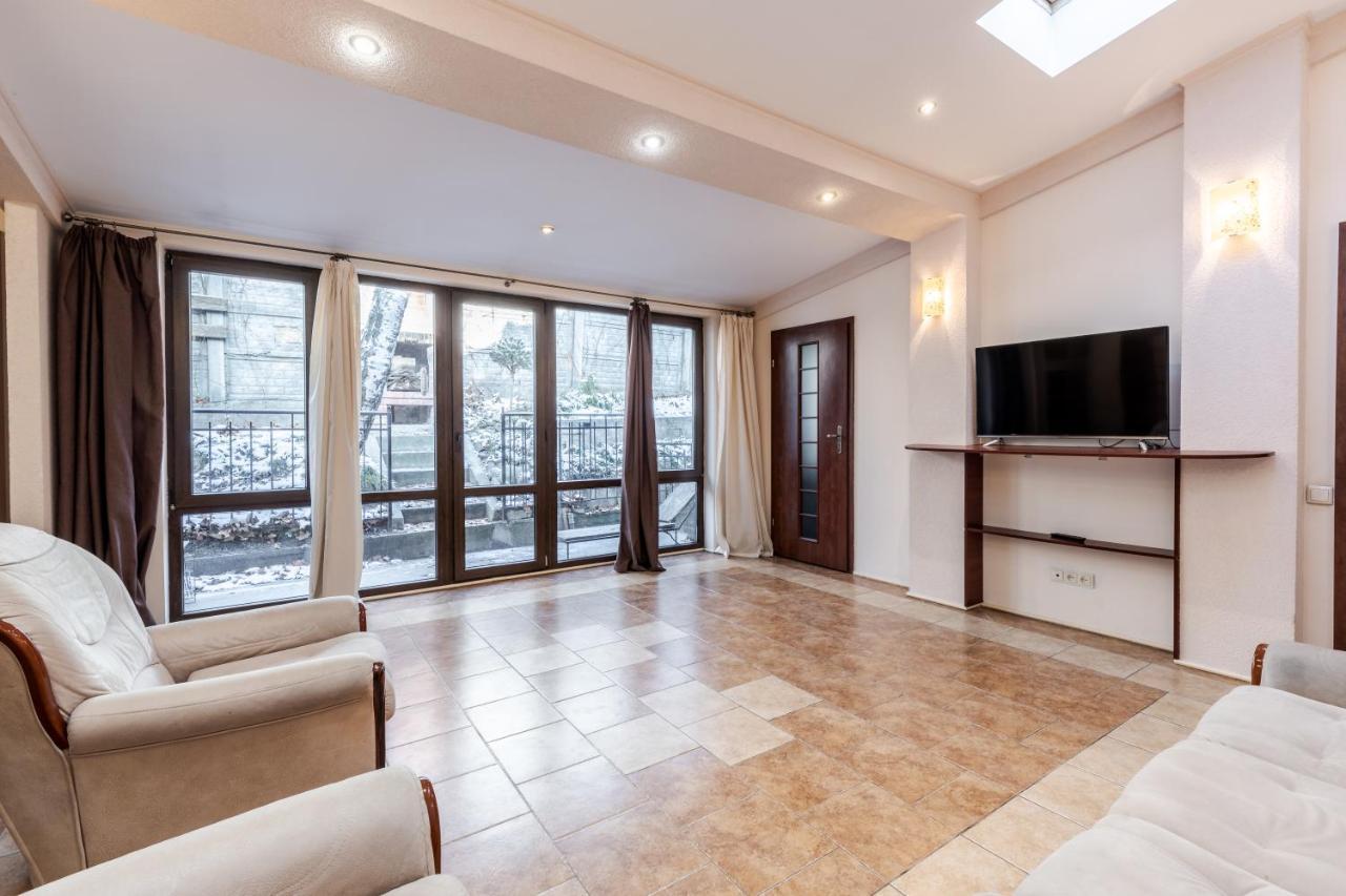 Mangal And Terrace In Center Apartment Лвив Екстериор снимка