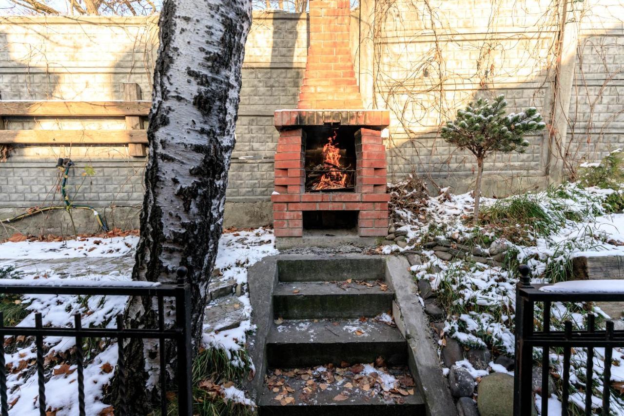 Mangal And Terrace In Center Apartment Лвив Екстериор снимка