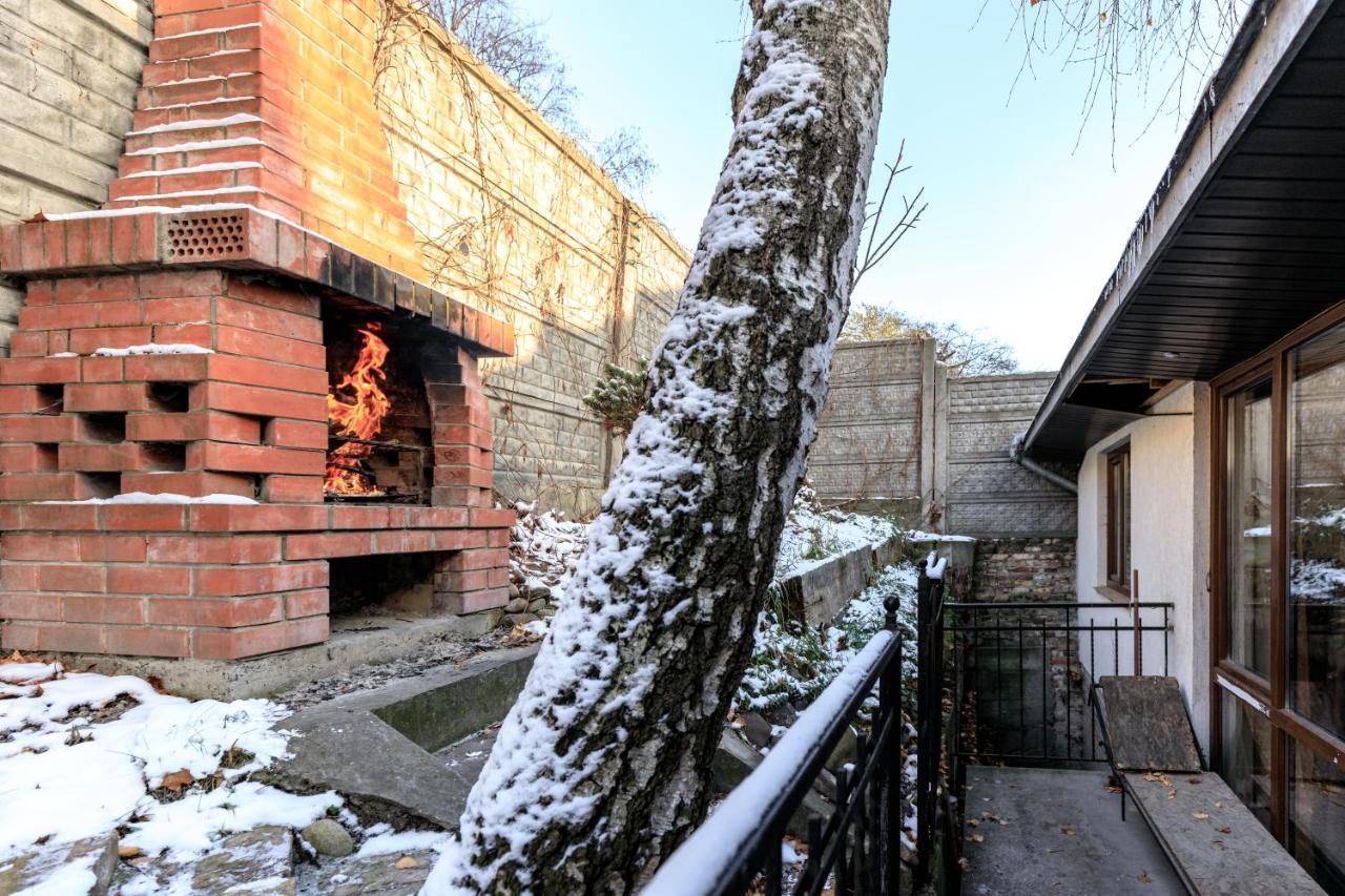 Mangal And Terrace In Center Apartment Лвив Екстериор снимка