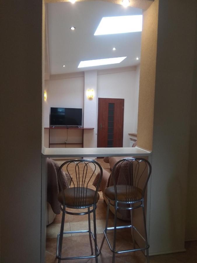 Mangal And Terrace In Center Apartment Лвив Екстериор снимка